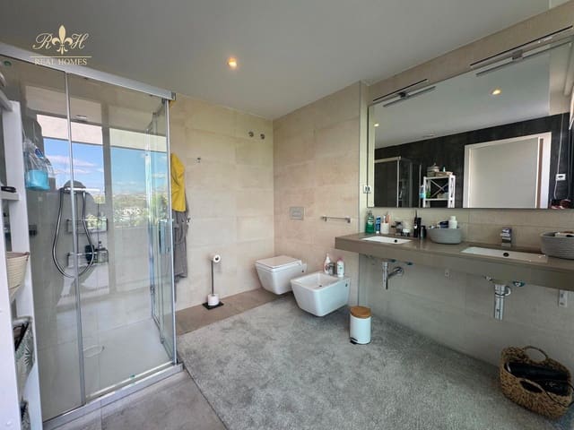 3 makuuhuone Omakotitalo myytävänä paikassa Albir, Alfaz del Pi / L'Alfàs del Pi mukana uima-altaan 
autotalli - 569 000 € (Ref: 9288402)