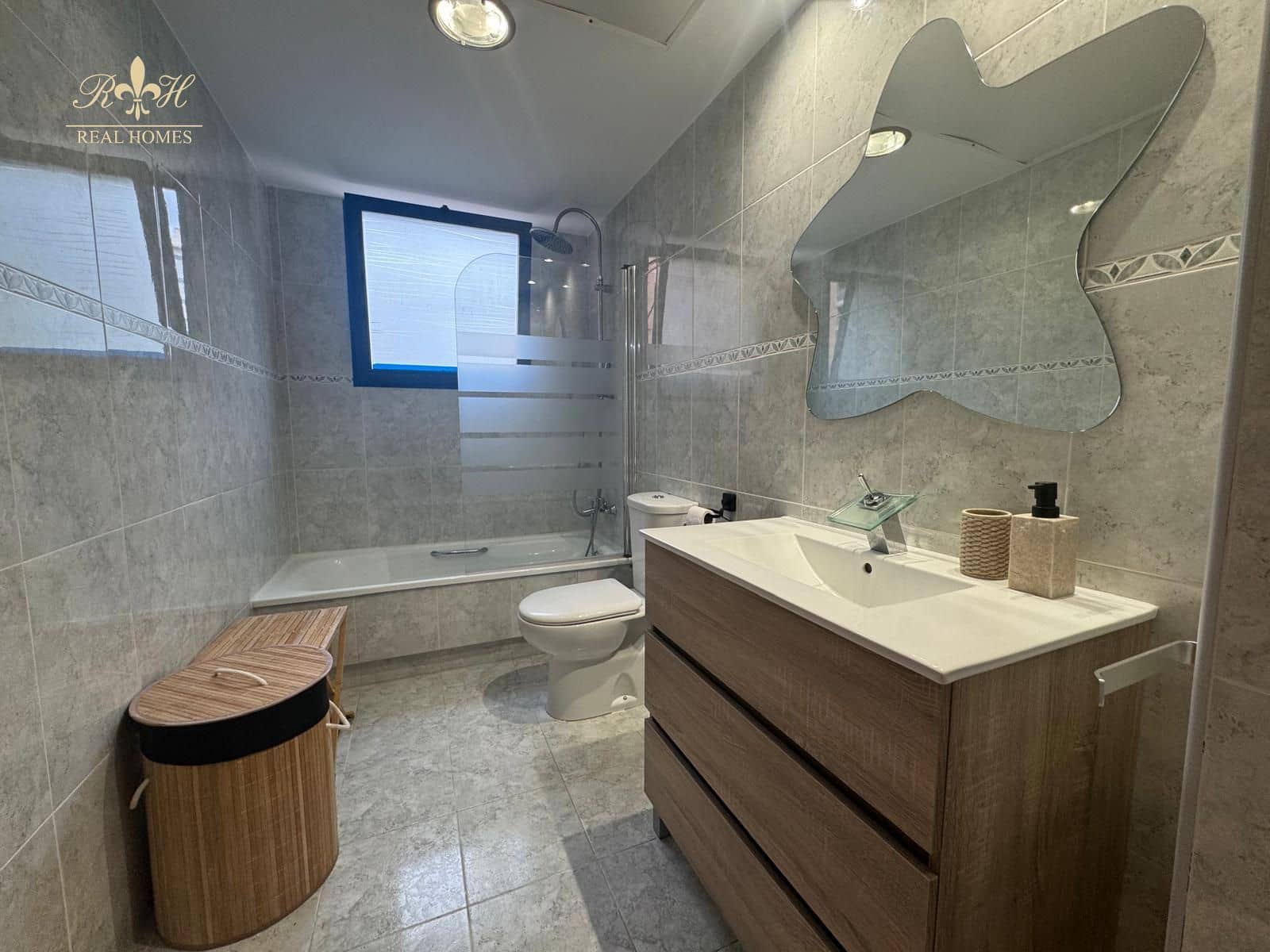 2 soveværelse Lejlighed til salg i La Villajoyosa / Vila Joiosa med swimmingpool garage - € 215.000 (Ref: 9306973)