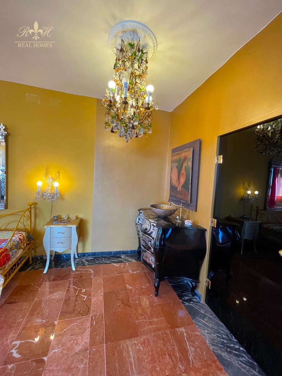 5 bedroom Villa for sale in Benidorm with garage - € 2,650,000 (Ref: 9361002)