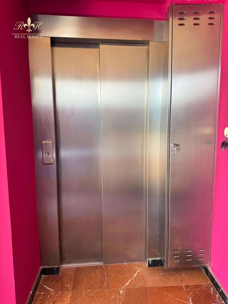 5 bedroom Villa for sale in Benidorm with garage - € 2,650,000 (Ref: 9361002)