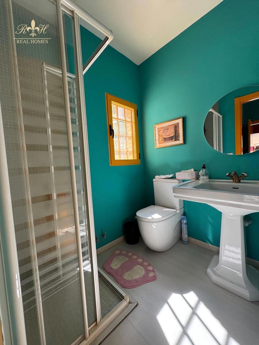 5 bedroom Villa for sale in Benidorm with garage - € 2,650,000 (Ref: 9361002)