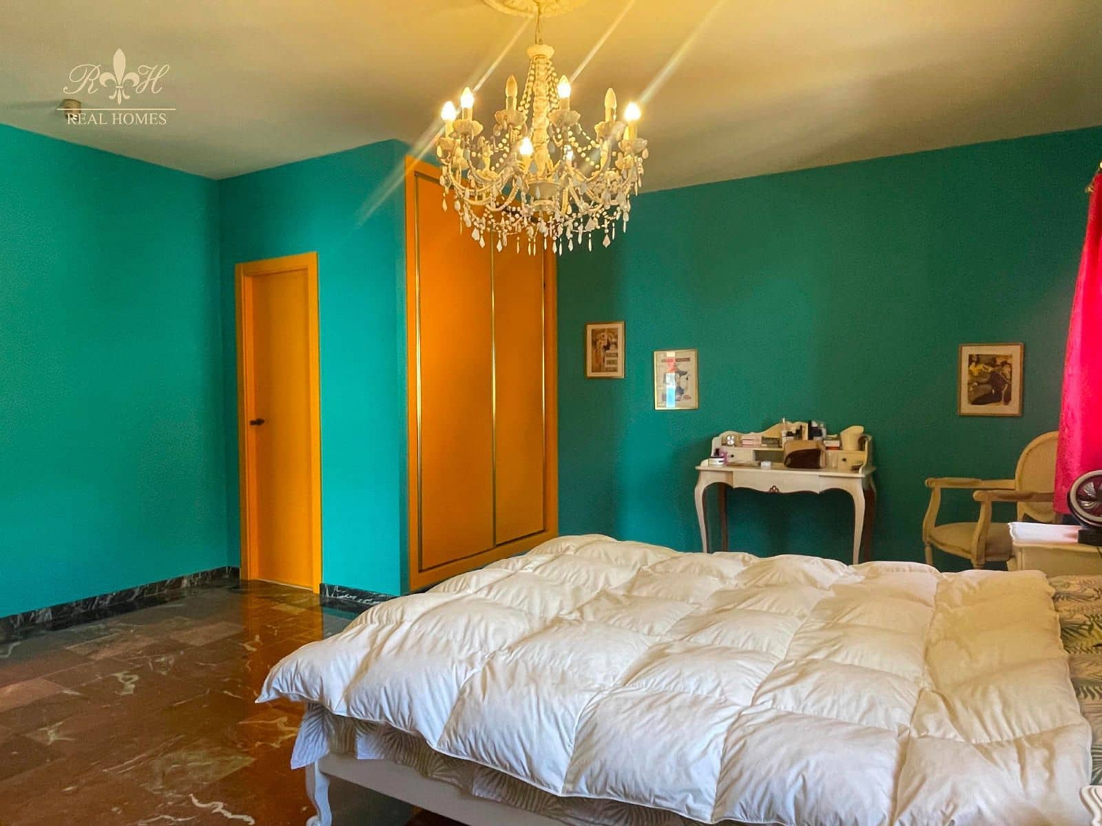 5 bedroom Villa for sale in Benidorm with garage - € 2,650,000 (Ref: 9361002)