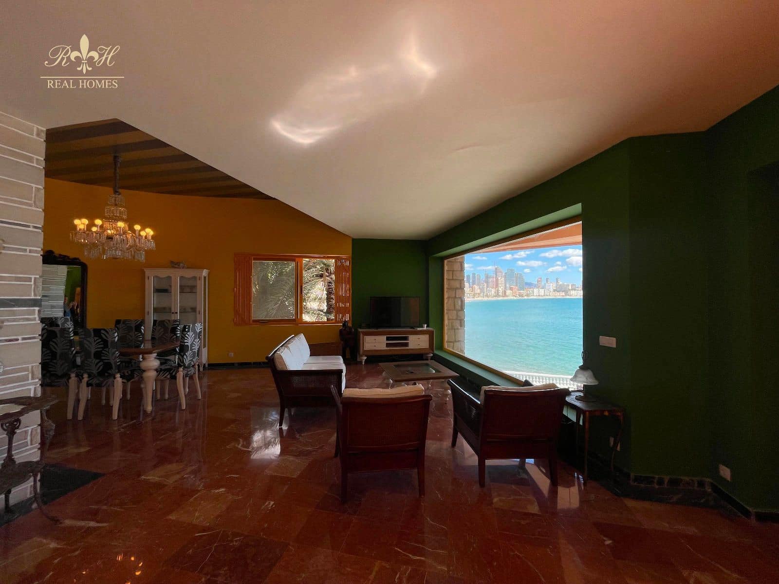 5 bedroom Villa for sale in Benidorm with garage - € 2,650,000 (Ref: 9361002)