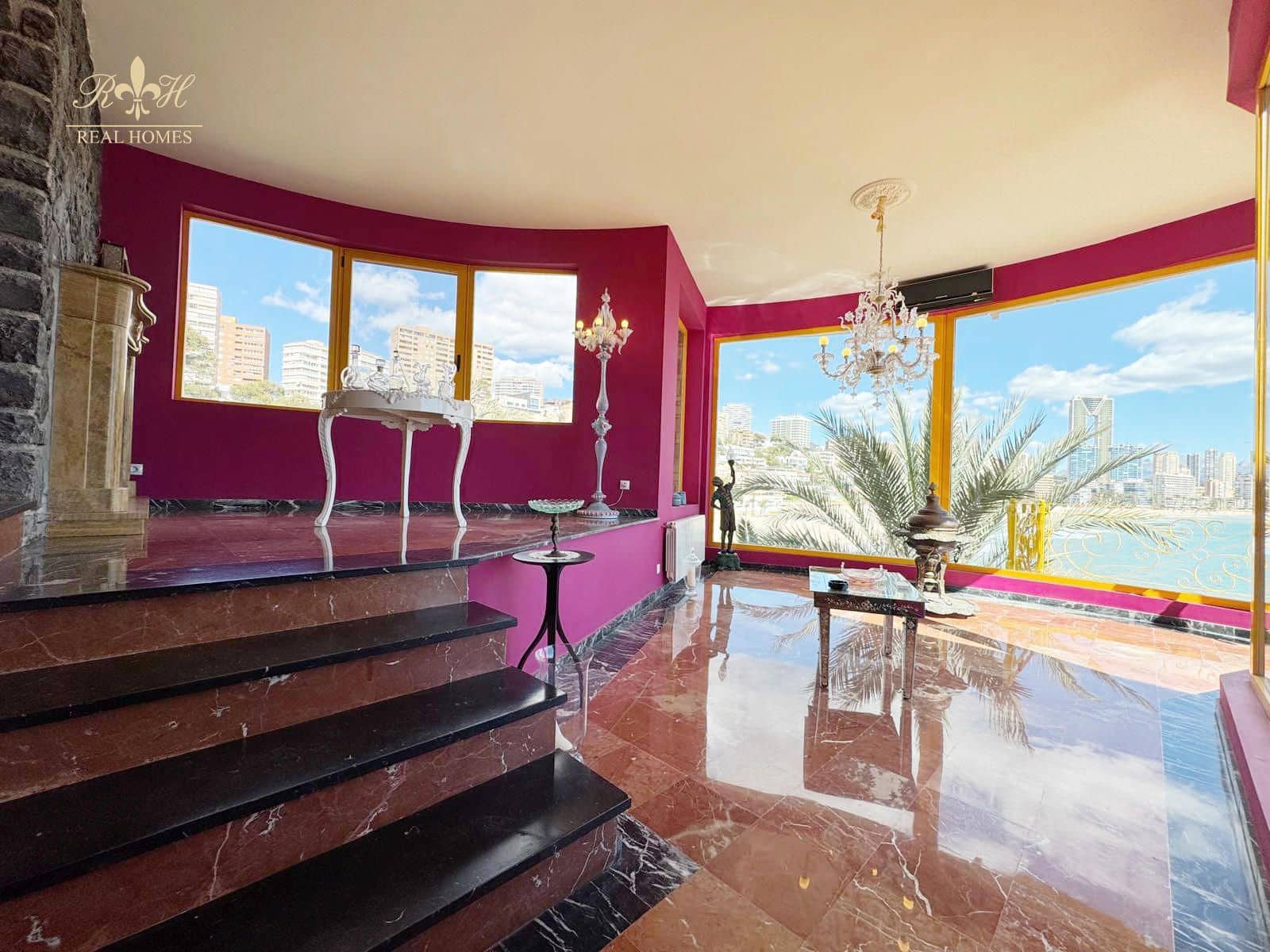 5 bedroom Villa for sale in Benidorm with garage - € 2,650,000 (Ref: 9361002)