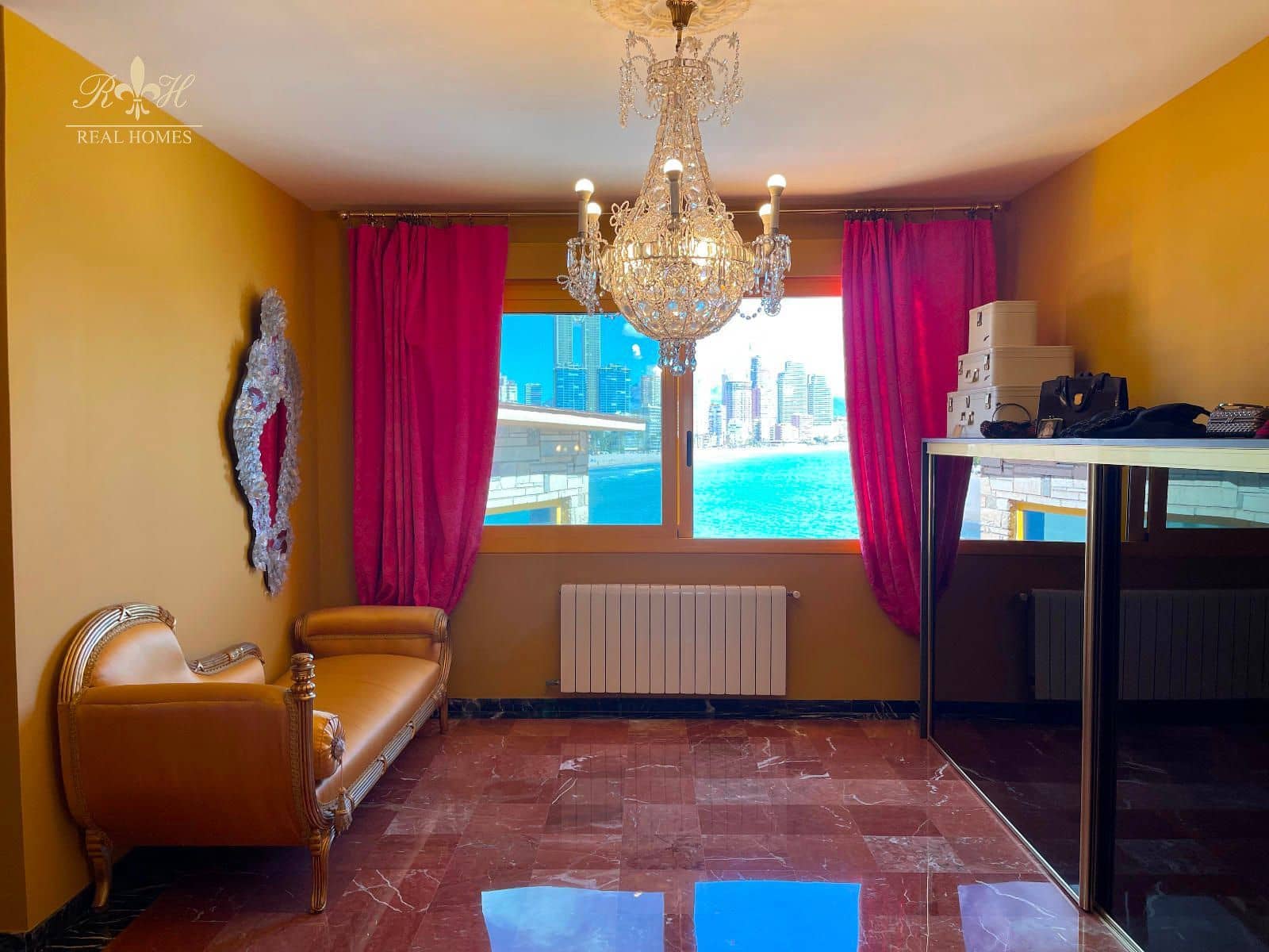 5 bedroom Villa for sale in Benidorm with garage - € 2,650,000 (Ref: 9361002)