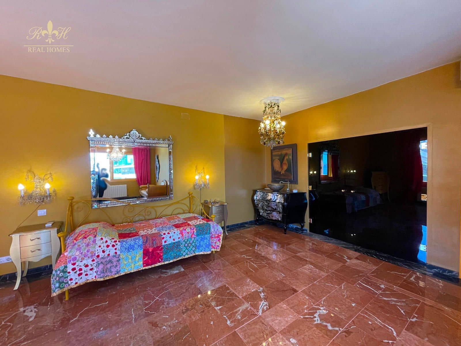 5 bedroom Villa for sale in Benidorm with garage - € 2,650,000 (Ref: 9361002)