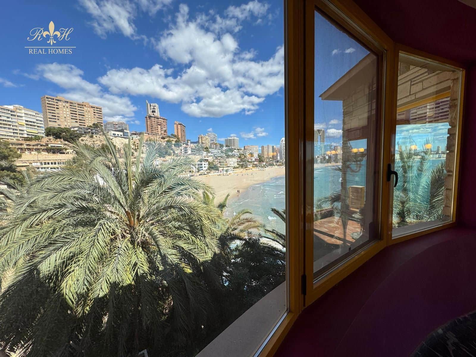 5 bedroom Villa for sale in Benidorm with garage - € 2,650,000 (Ref: 9361002)