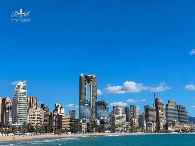 5 bedroom Villa for sale in Playa Poniente, Benidorm with garage - € 2,650,000 (Ref: 9361002)