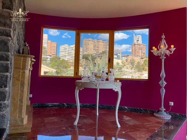 5 bedroom Villa for sale in Playa Poniente, Benidorm with garage - € 2,650,000 (Ref: 9361002)