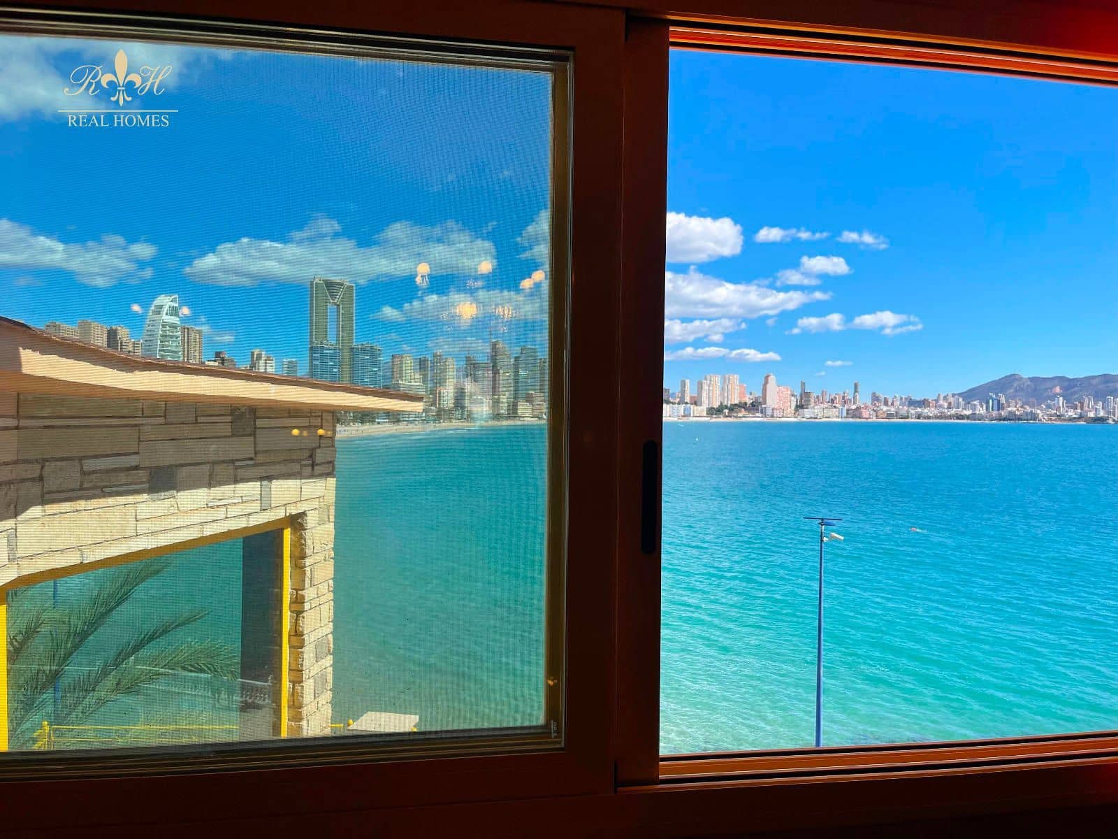 5 bedroom Villa for sale in Benidorm with garage - € 2,650,000 (Ref: 9361002)