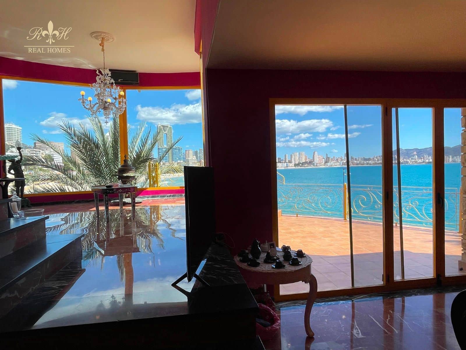 5 bedroom Villa for sale in Benidorm with garage - € 2,650,000 (Ref: 9361002)