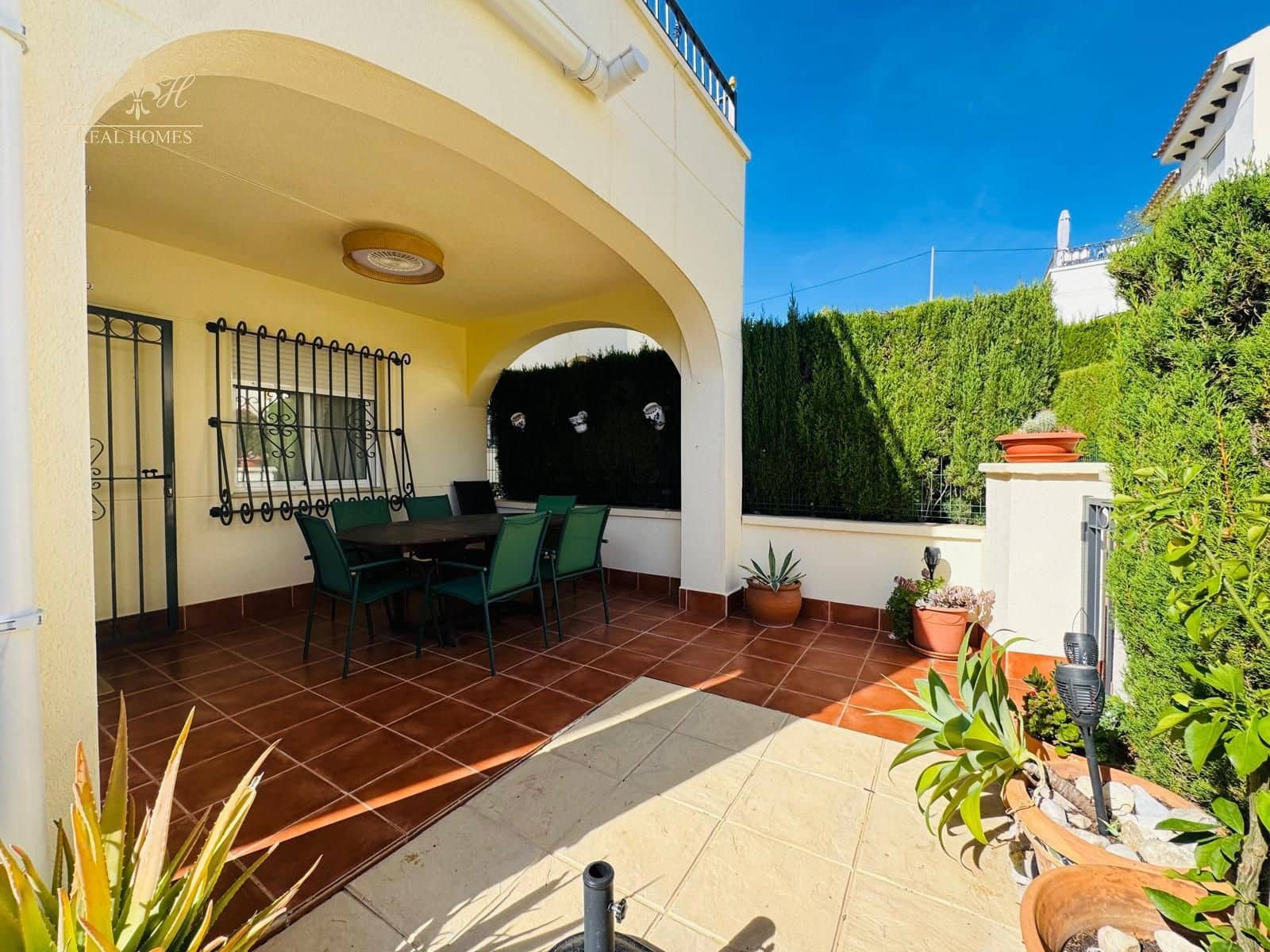 3 makuuhuone Omakotitalo vuokrattavana paikassa Altea la Vella mukana uima-altaan 
autotalli - 1 500 € (Ref: 9394407)