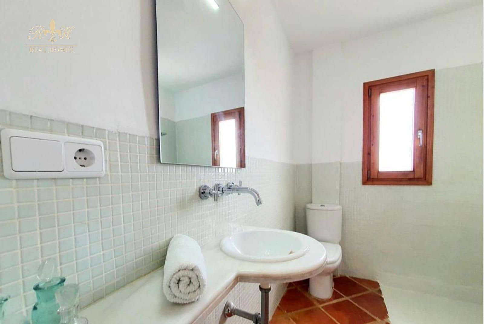 Chalet de 3 habitaciones en Alfaz del Pi / L'Alfàs del Pi en alquiler con piscina - 2.600 € (Ref: 9396824)