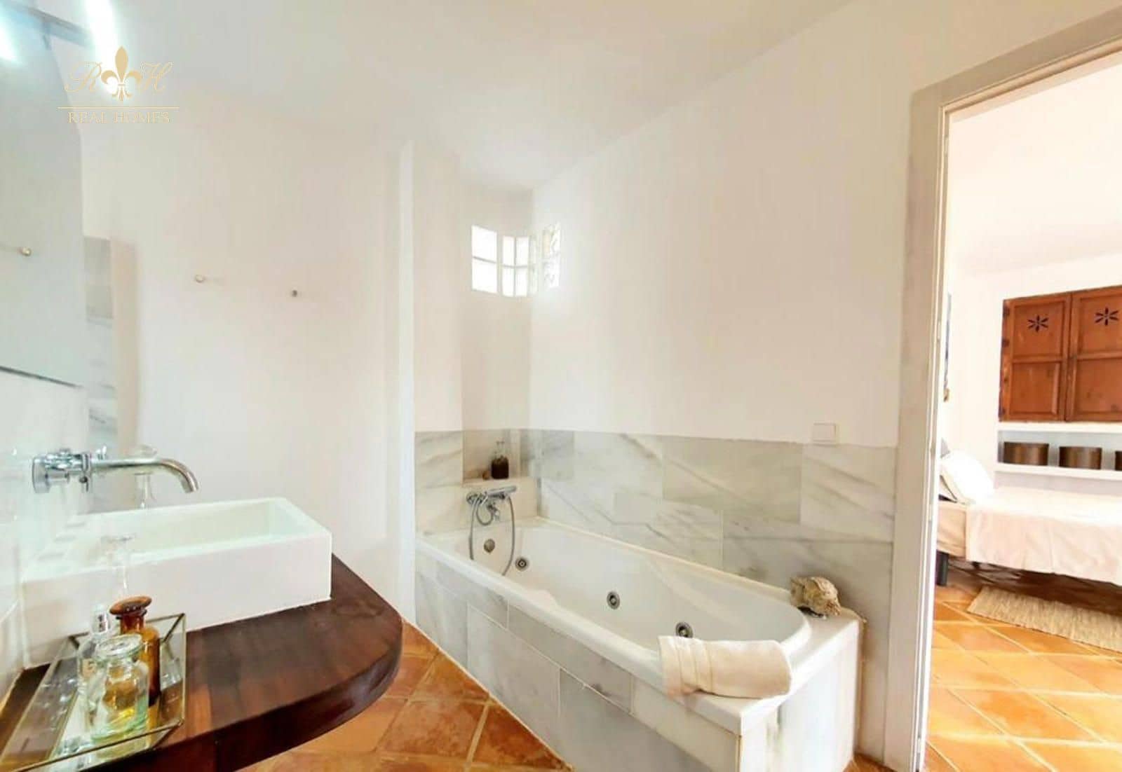 Chalet de 3 habitaciones en Alfaz del Pi / L'Alfàs del Pi en alquiler con piscina - 2.600 € (Ref: 9396824)