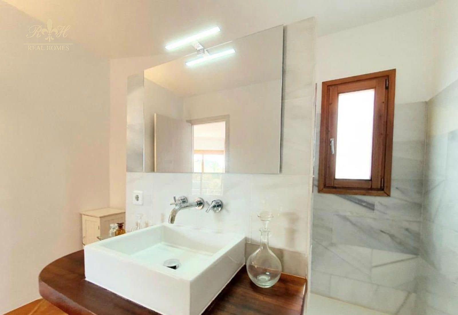 Chalet de 3 habitaciones en Alfaz del Pi / L'Alfàs del Pi en alquiler con piscina - 2.600 € (Ref: 9396824)