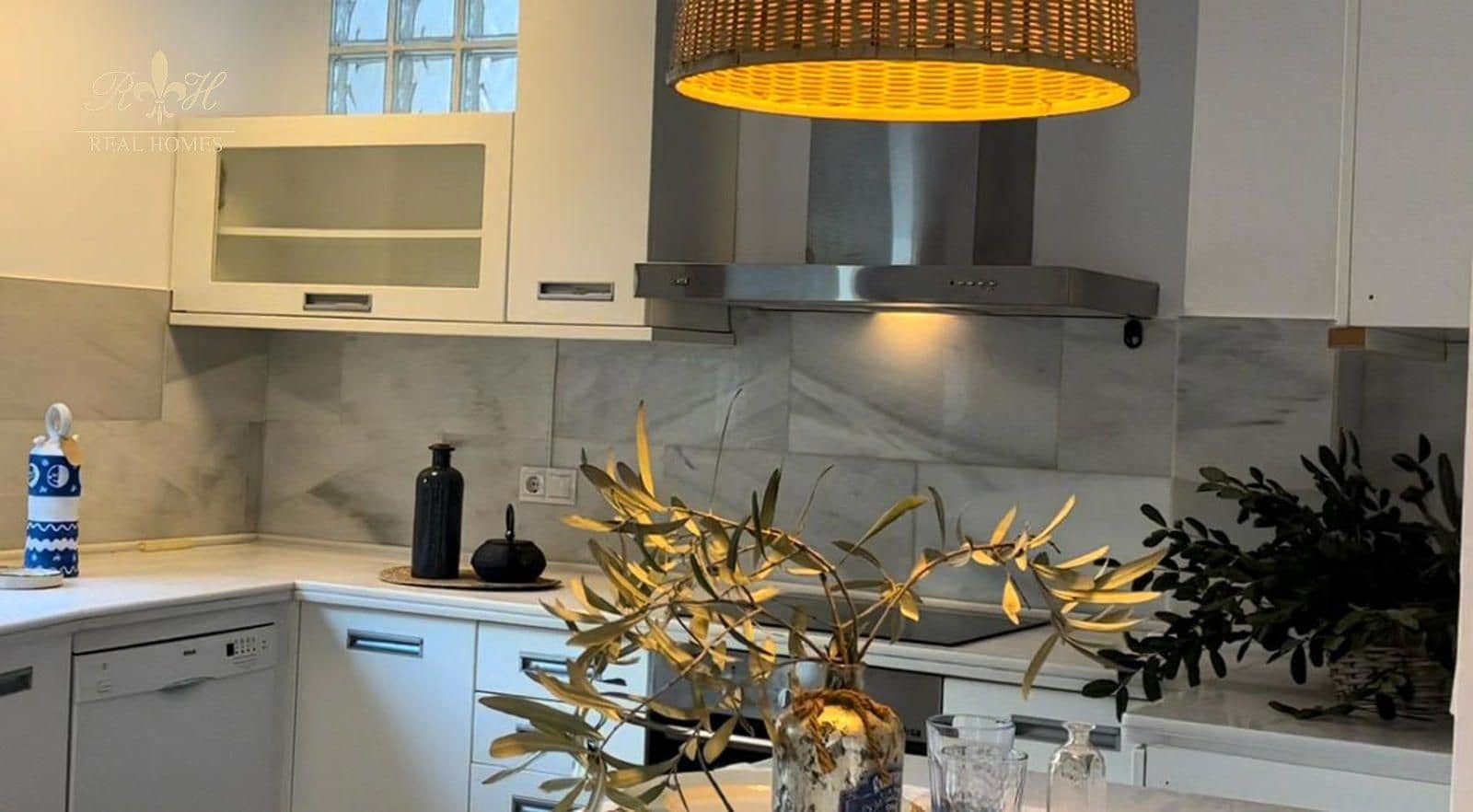 Chalet de 3 habitaciones en Alfaz del Pi / L'Alfàs del Pi en alquiler con piscina - 2.600 € (Ref: 9396824)