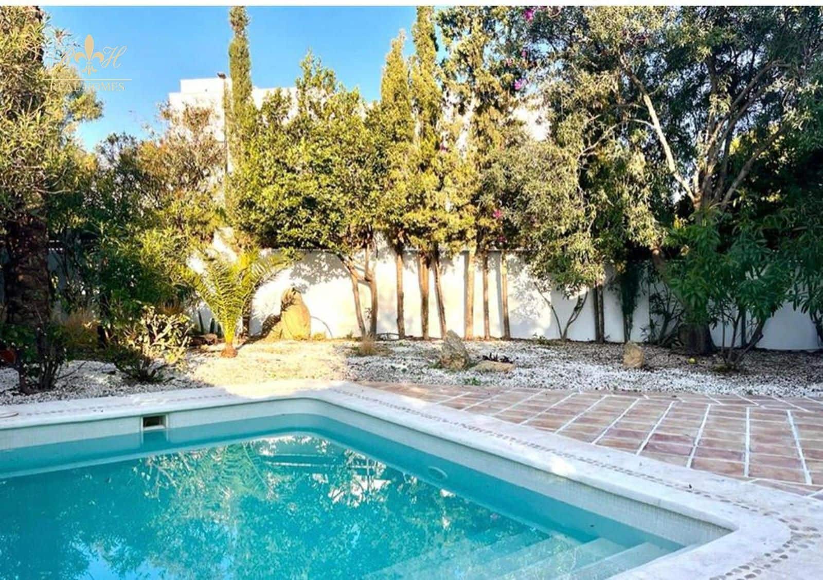 Chalet de 3 habitaciones en Alfaz del Pi / L'Alfàs del Pi en alquiler con piscina - 2.600 € (Ref: 9396824)