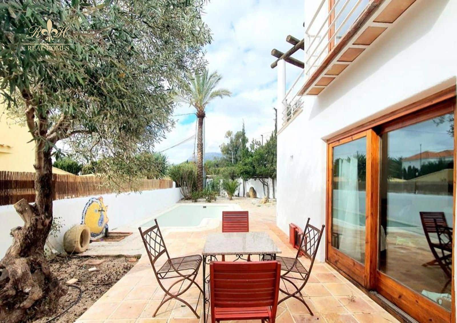 Chalet de 3 habitaciones en Alfaz del Pi / L'Alfàs del Pi en alquiler con piscina - 2.600 € (Ref: 9396824)