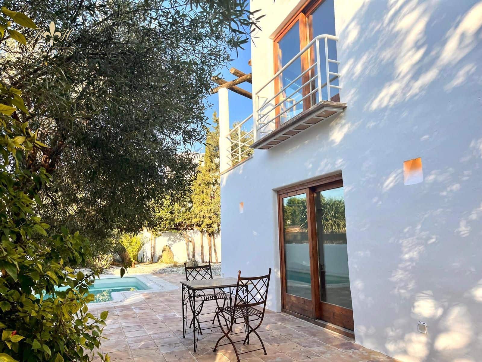 Chalet de 3 habitaciones en Alfaz del Pi / L'Alfàs del Pi en alquiler con piscina - 2.600 € (Ref: 9396824)