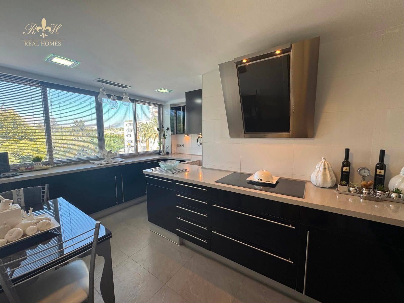 2 soveværelse Lejlighed til salg i Altea med swimmingpool garage - € 698.000 (Ref: 9447016)