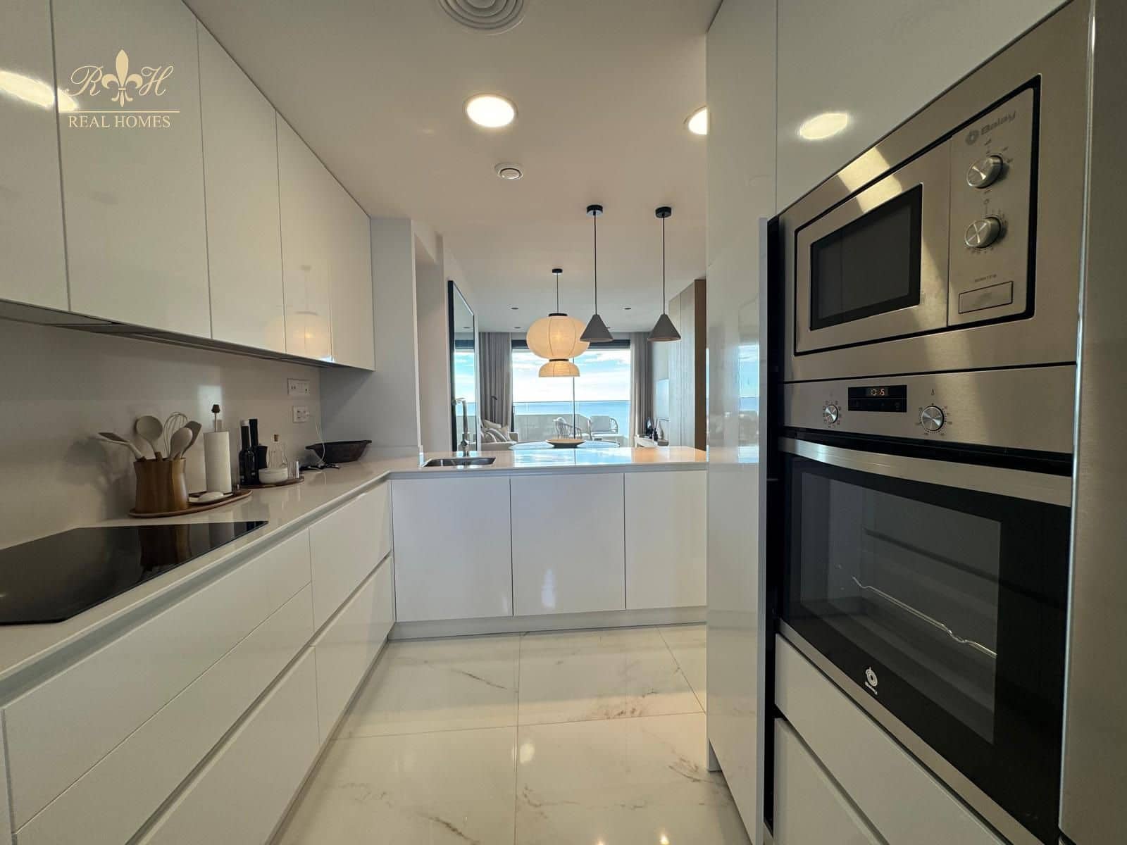 2 soverom Leilighet til salgs i Benidorm med svømmebasseng garasje - € 641 250 (Ref: 9447259)