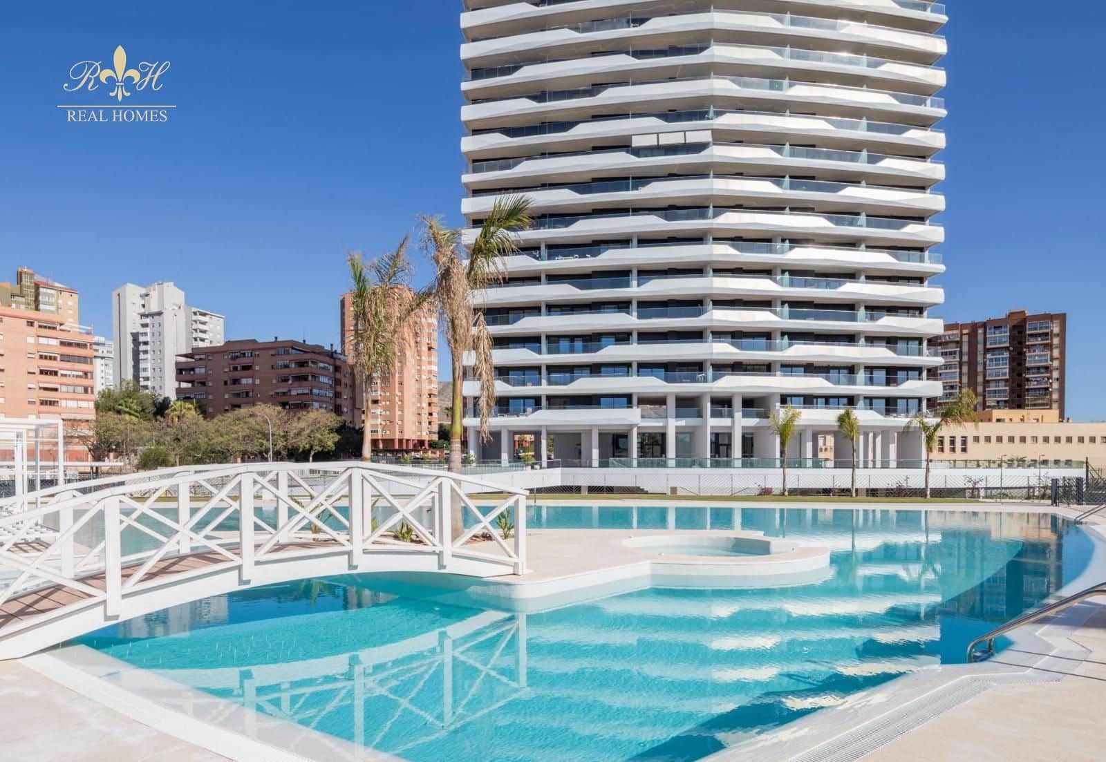 2 soverom Leilighet til salgs i Benidorm med svømmebasseng garasje - € 641 250 (Ref: 9447259)