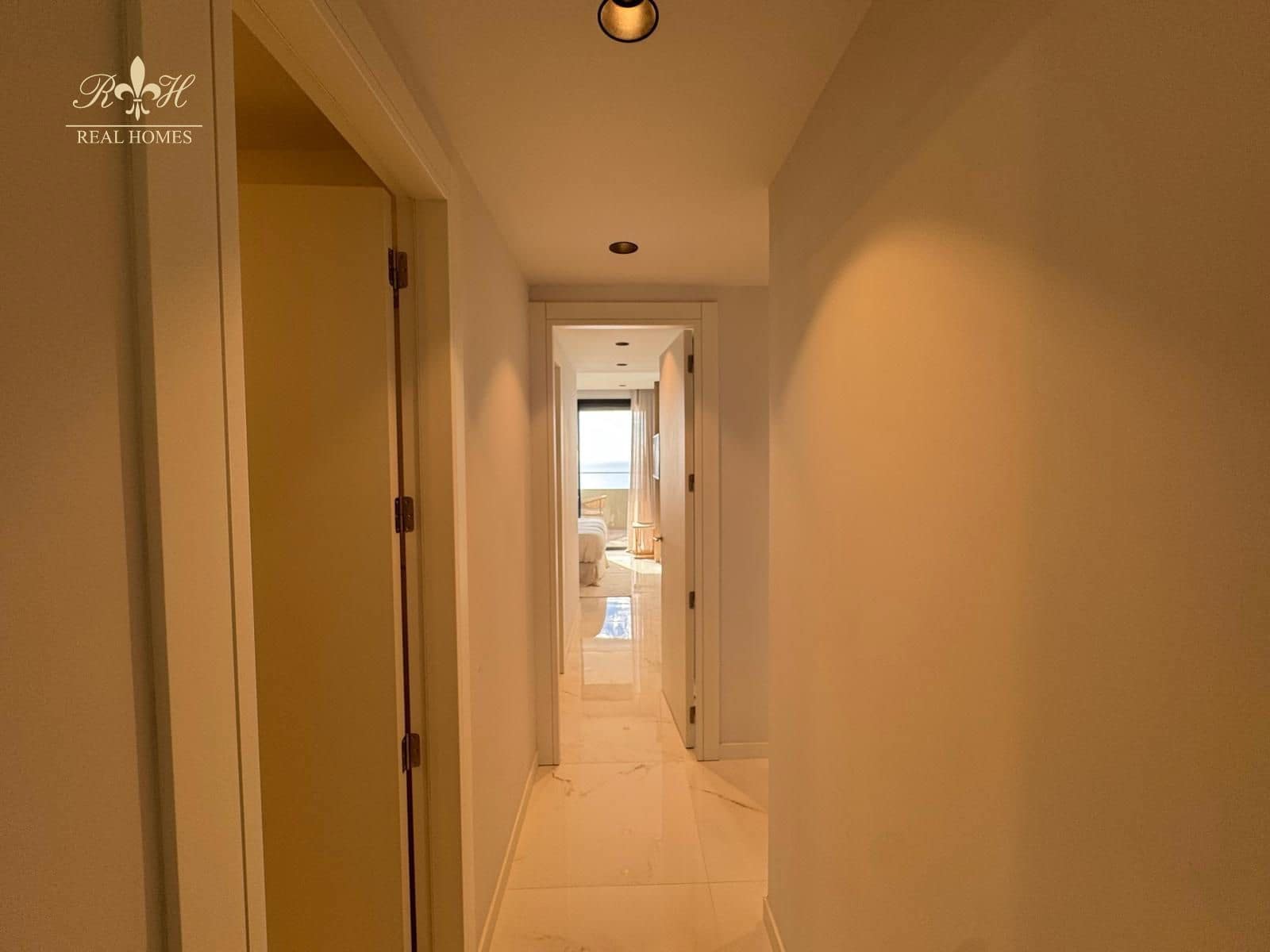 2 soverom Leilighet til salgs i Benidorm med svømmebasseng garasje - € 641 250 (Ref: 9447259)