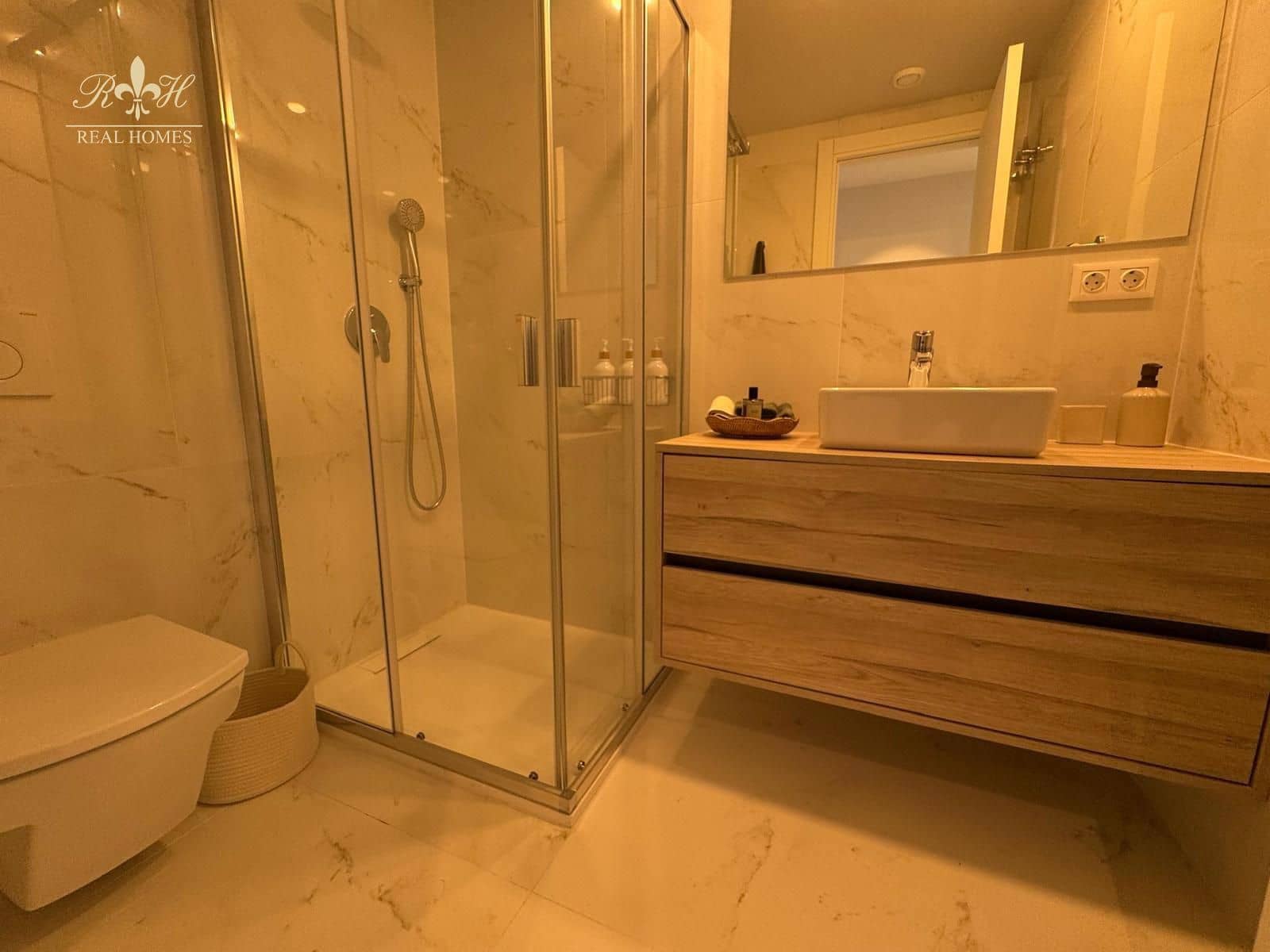 2 soverom Leilighet til salgs i Benidorm med svømmebasseng garasje - € 641 250 (Ref: 9447259)