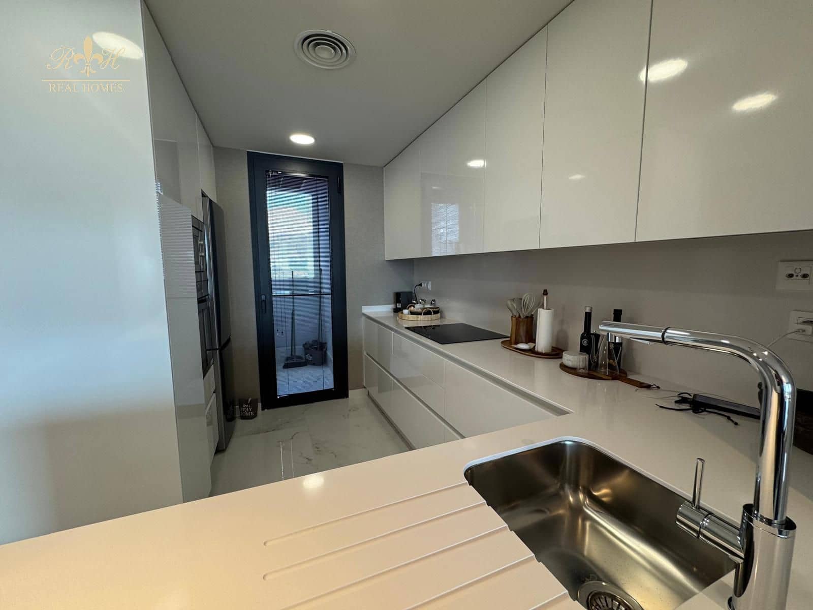 2 soverom Leilighet til salgs i Benidorm med svømmebasseng garasje - € 641 250 (Ref: 9447259)