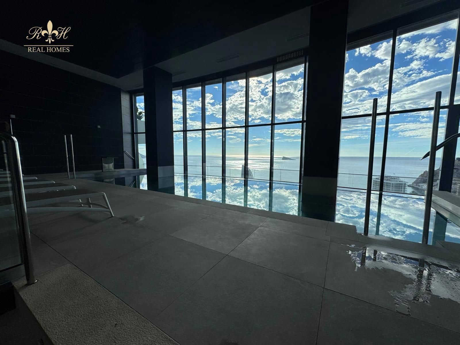 2 soverom Leilighet til salgs i Benidorm med svømmebasseng garasje - € 641 250 (Ref: 9447259)