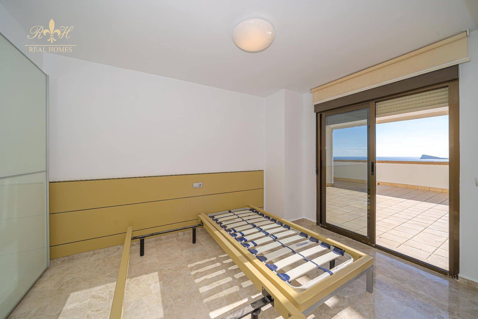 4 soverom Penthouse til salgs i Benidorm med svømmebasseng garasje - € 1 190 000 (Ref: 9452432)