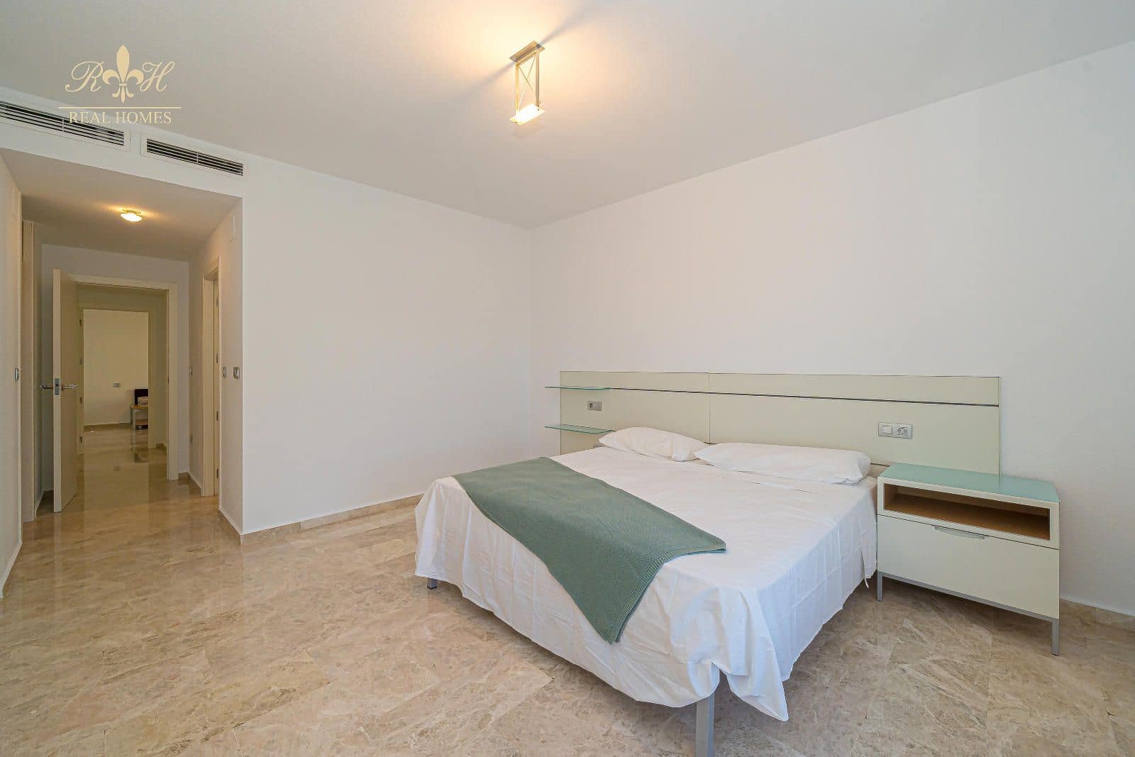 4 soverom Penthouse til salgs i Benidorm med svømmebasseng garasje - € 1 190 000 (Ref: 9452432)