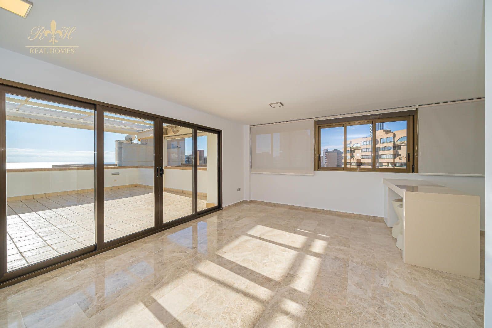 4 soverom Penthouse til salgs i Benidorm med svømmebasseng garasje - € 1 190 000 (Ref: 9452432)