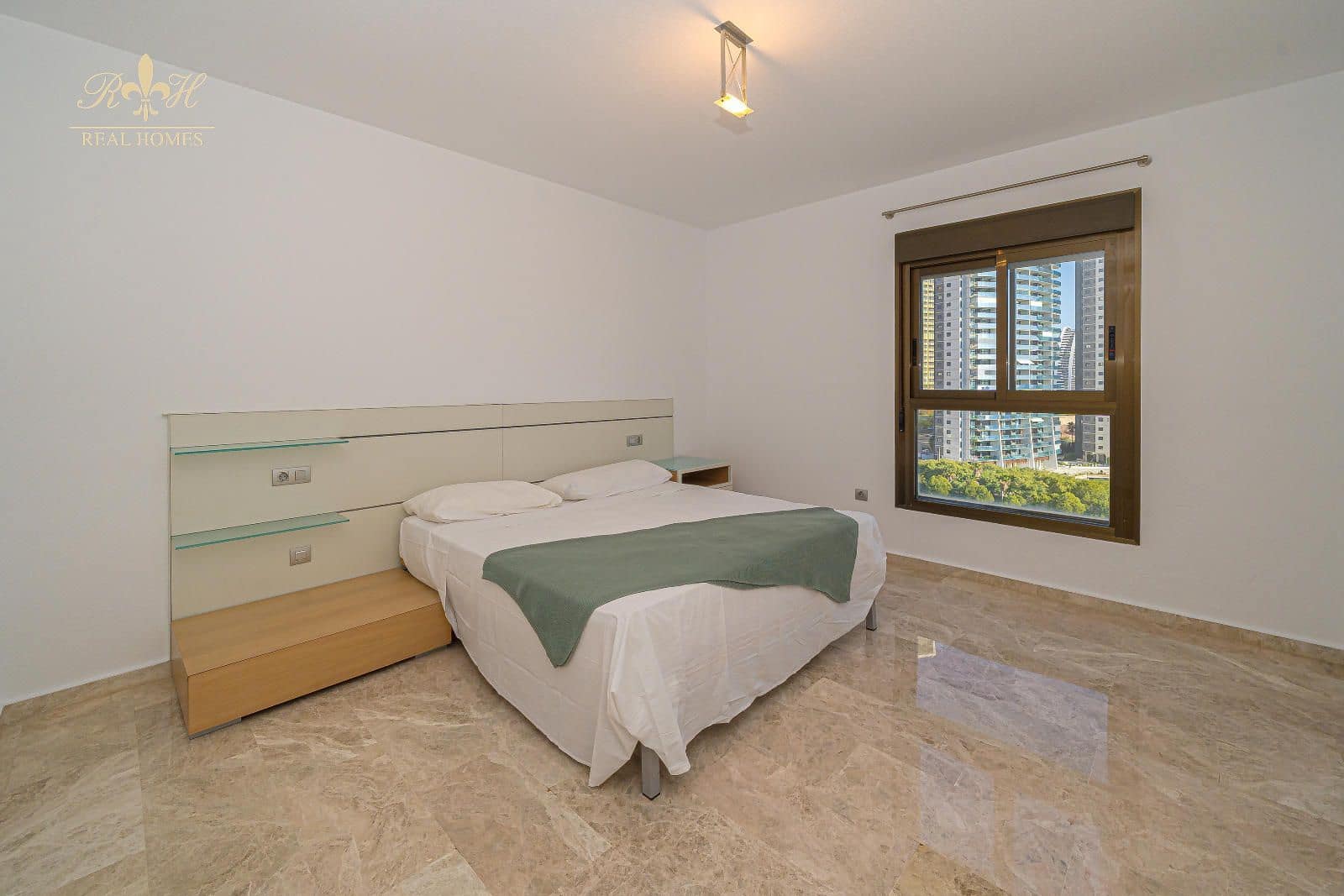 4 soverom Penthouse til salgs i Benidorm med svømmebasseng garasje - € 1 190 000 (Ref: 9452432)