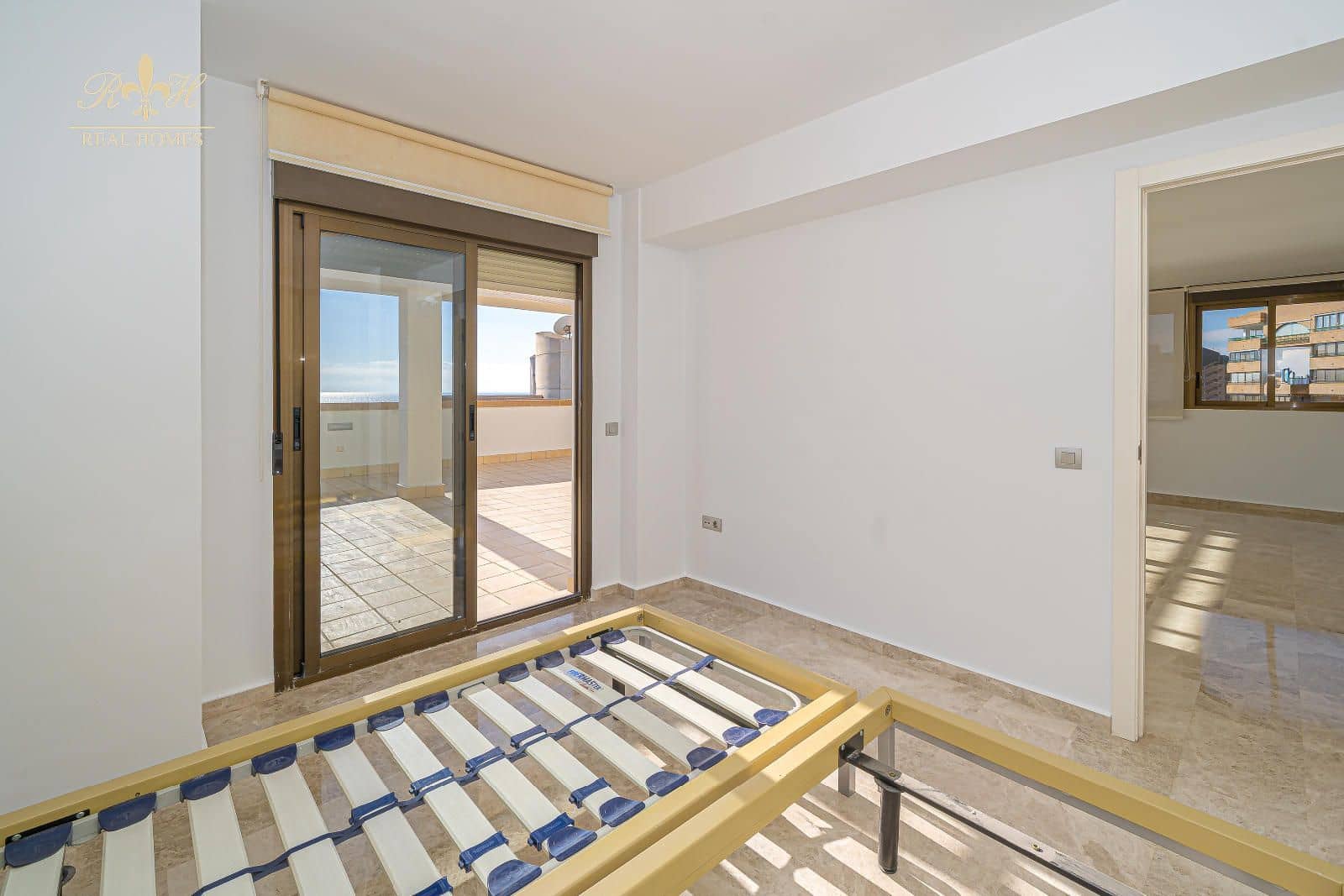 4 soverom Penthouse til salgs i Benidorm med svømmebasseng garasje - € 1 190 000 (Ref: 9452432)