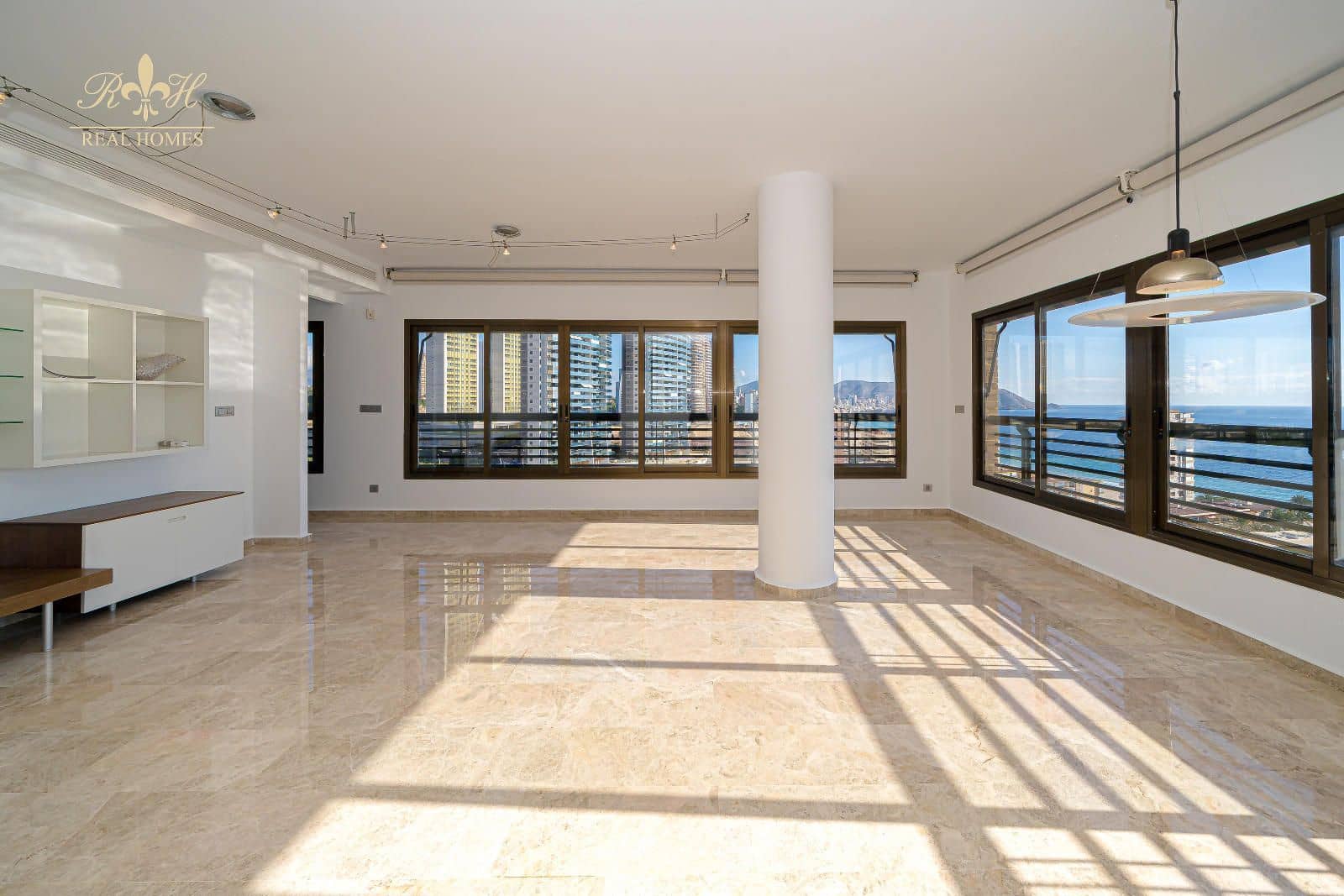 4 soverom Penthouse til salgs i Benidorm med svømmebasseng garasje - € 1 190 000 (Ref: 9452432)