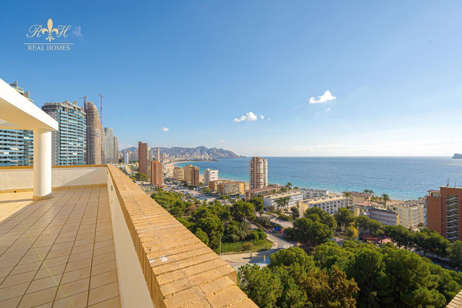 4 soverom Penthouse til salgs i Benidorm med svømmebasseng garasje - € 1 190 000 (Ref: 9452432)