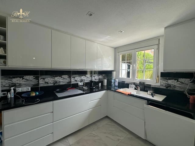 Casa de 4 habitaciones en Albir, Alfaz del Pi / L'Alfàs del Pi en venta con piscina garaje - 518.500 € (Ref: 9469984)