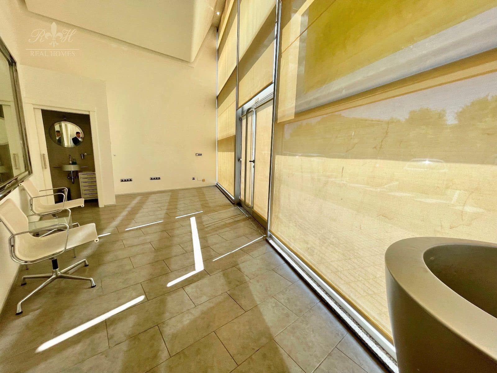 Commercial for sale in Albir - € 595,000 (Ref: 9471264)