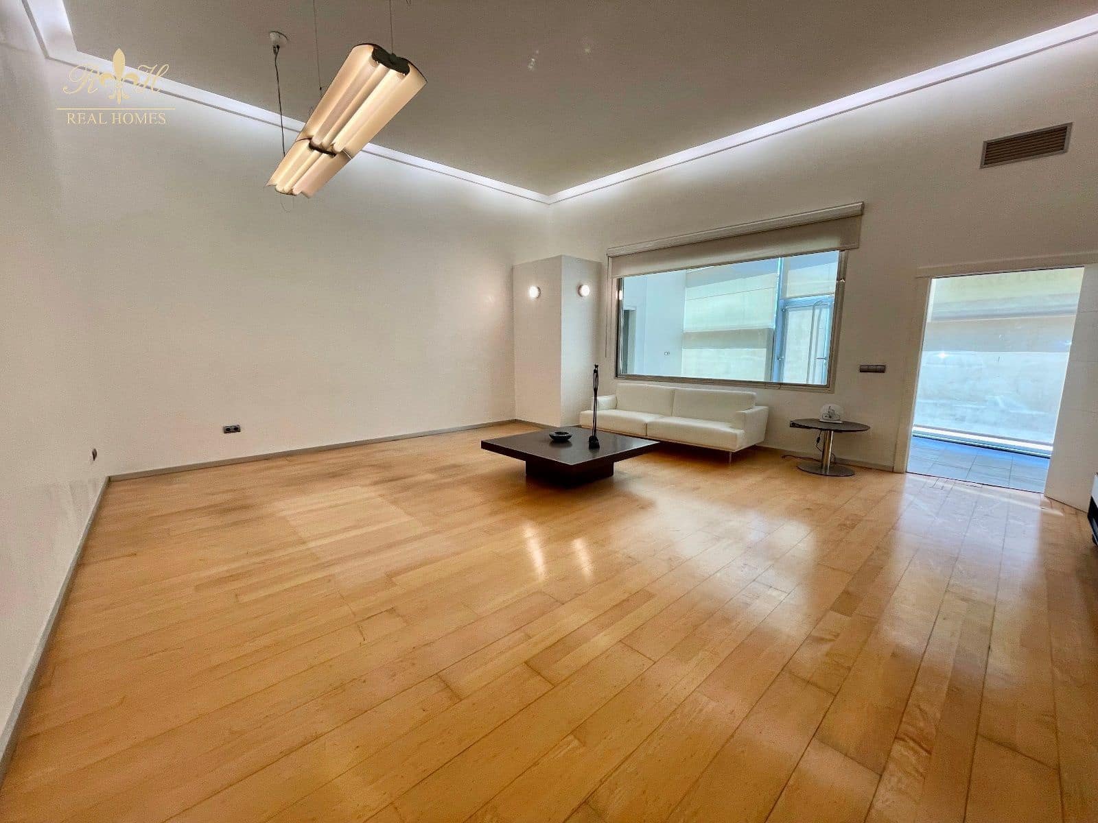 Commercial for sale in Albir - € 595,000 (Ref: 9471264)