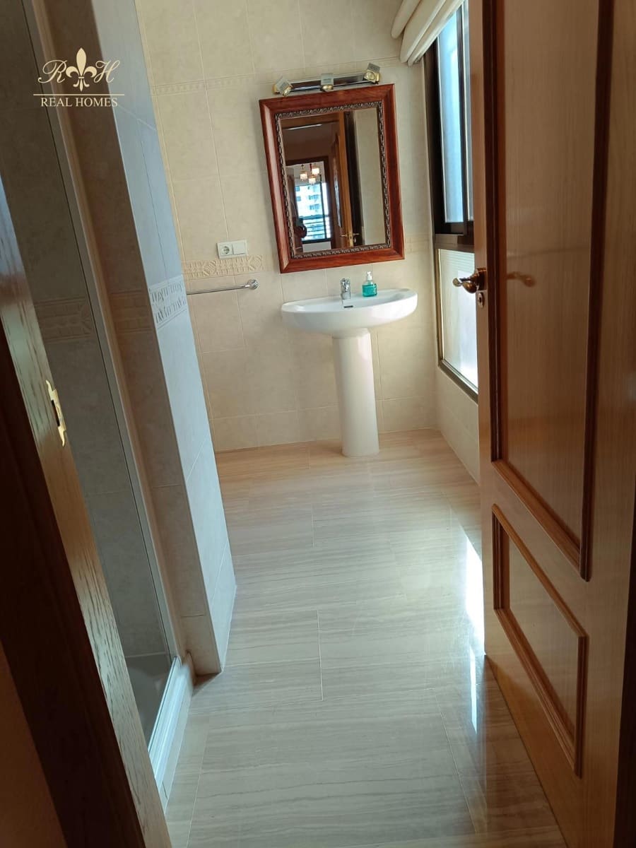 3 quarto Penthouse para venda em Benidorm com piscina garagem - 995 000 € (Ref: 9473298)