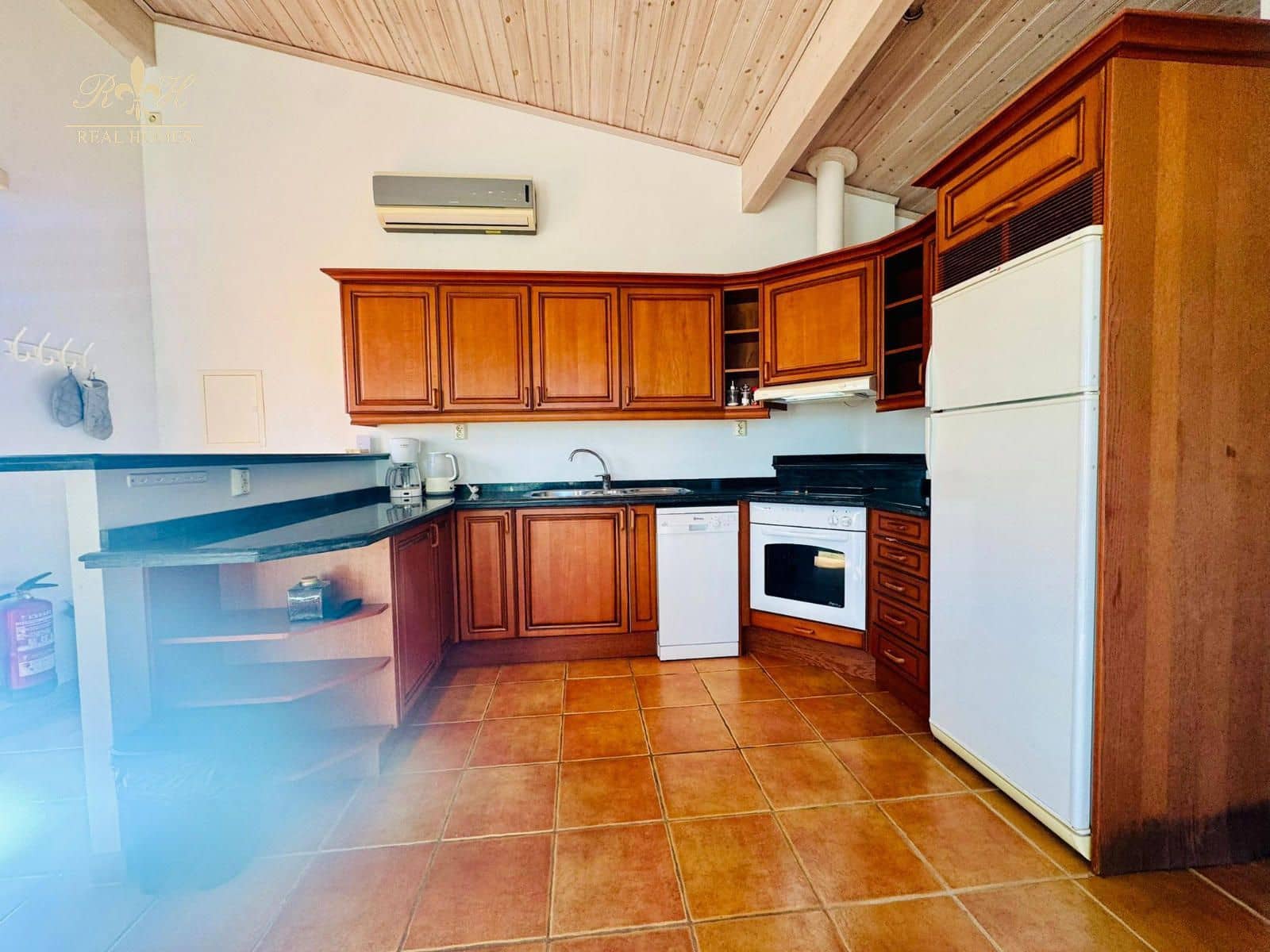 2 soverom Leilighet til leie i Alfaz del Pi / L'Alfas del Pi med svømmebasseng - € 1 200 (Ref: 9503390)