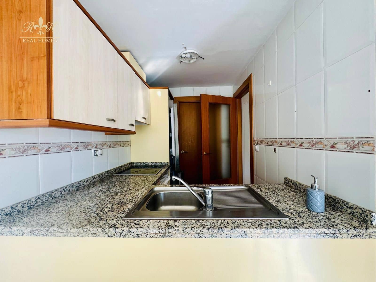 2 Zimmer Wohnung zu vermieten in Albir mit Pool Garage - 1.100 € (Ref: 9516331)