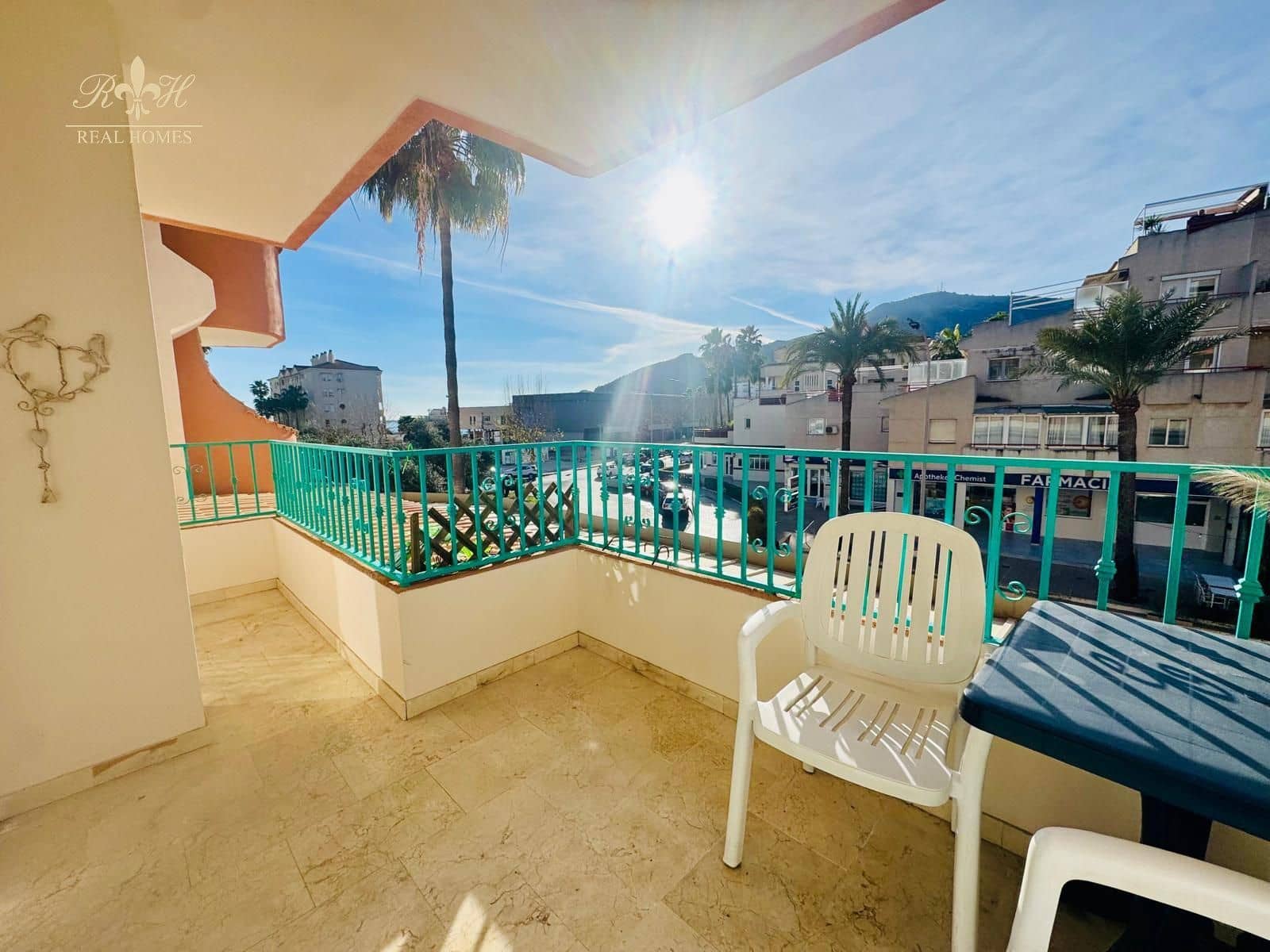 2 Zimmer Wohnung zu vermieten in Albir mit Pool Garage - 1.100 € (Ref: 9516331)