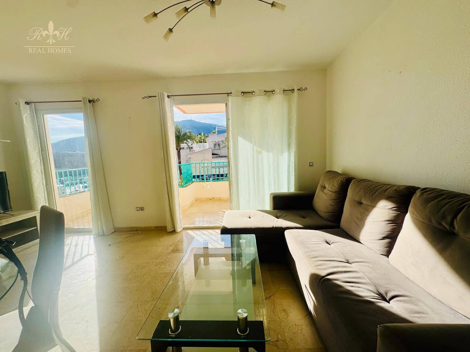 2 Zimmer Wohnung zu vermieten in Albir mit Pool Garage - 1.100 € (Ref: 9516331)