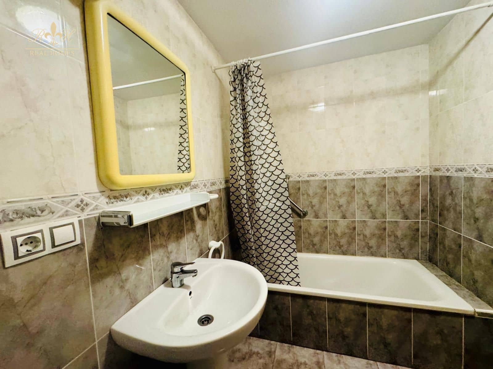 2 Zimmer Wohnung zu vermieten in Albir mit Pool Garage - 1.100 € (Ref: 9516331)