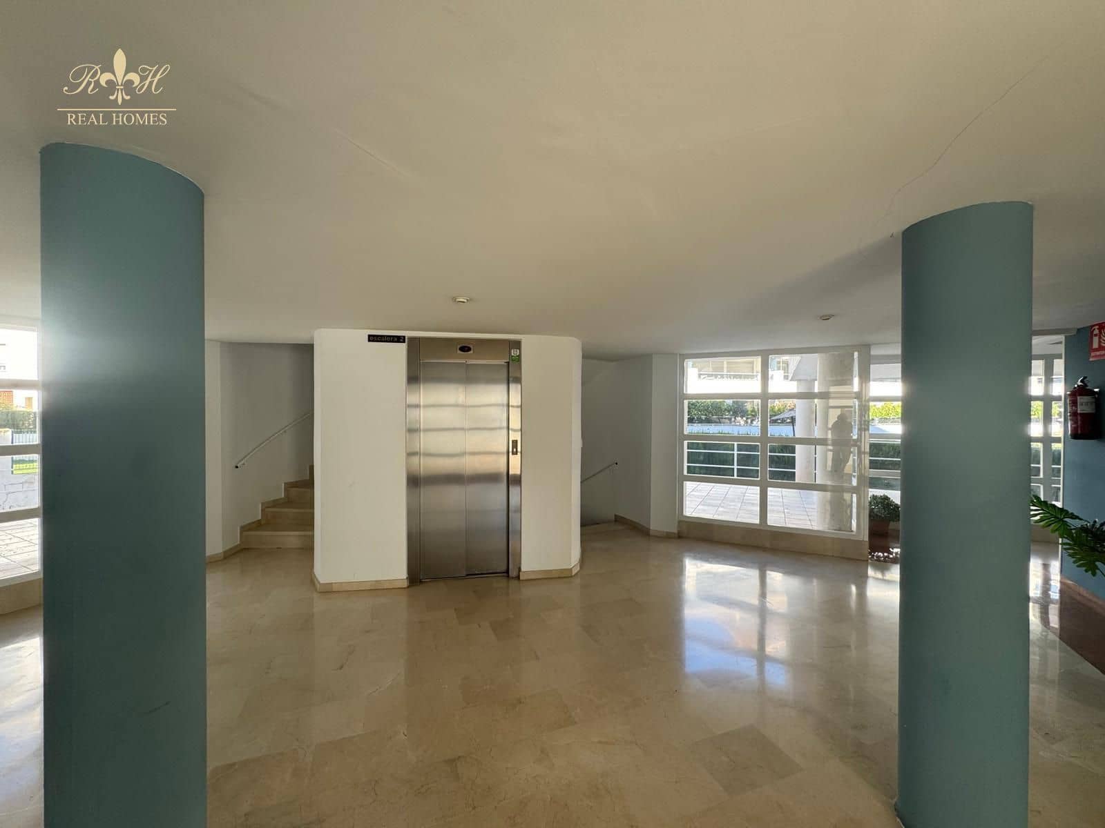 2 bedroom Flat for sale in Albir with pool garage - € 369,000 (Ref: 9516474)