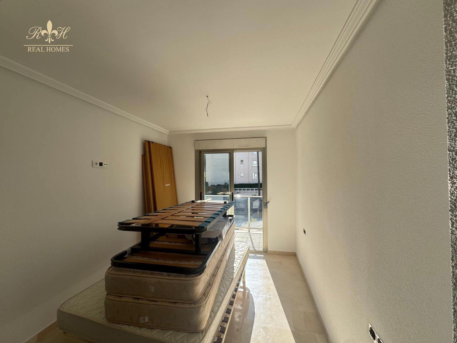 2 bedroom Flat for sale in Albir with pool garage - € 369,000 (Ref: 9516474)