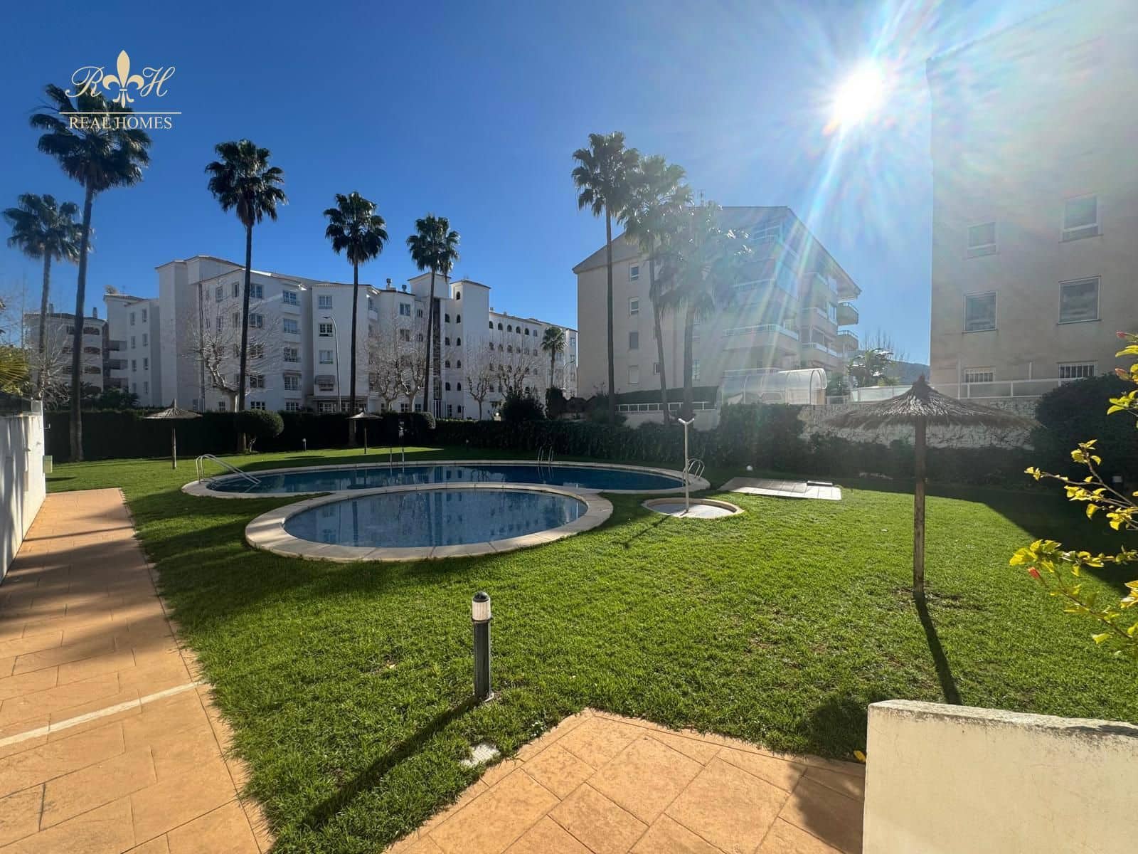 2 bedroom Flat for sale in Albir with pool garage - € 369,000 (Ref: 9516474)