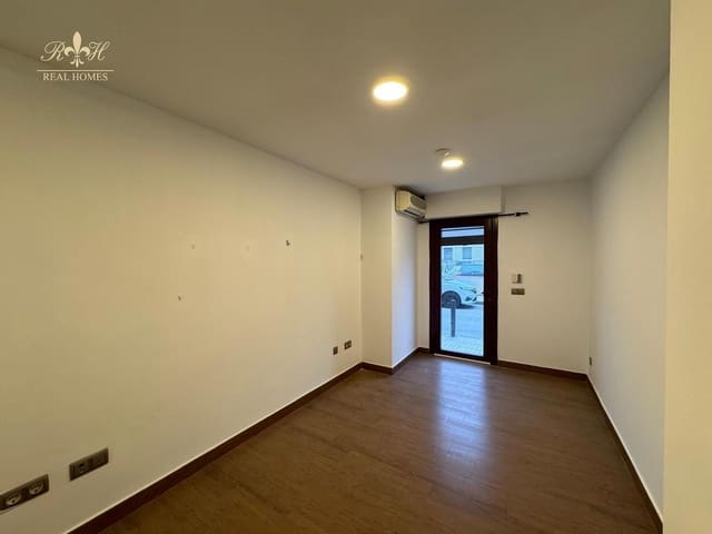 Kaupallinen myytävänä paikassa Altea - 390 000 € (Ref: 9541987)